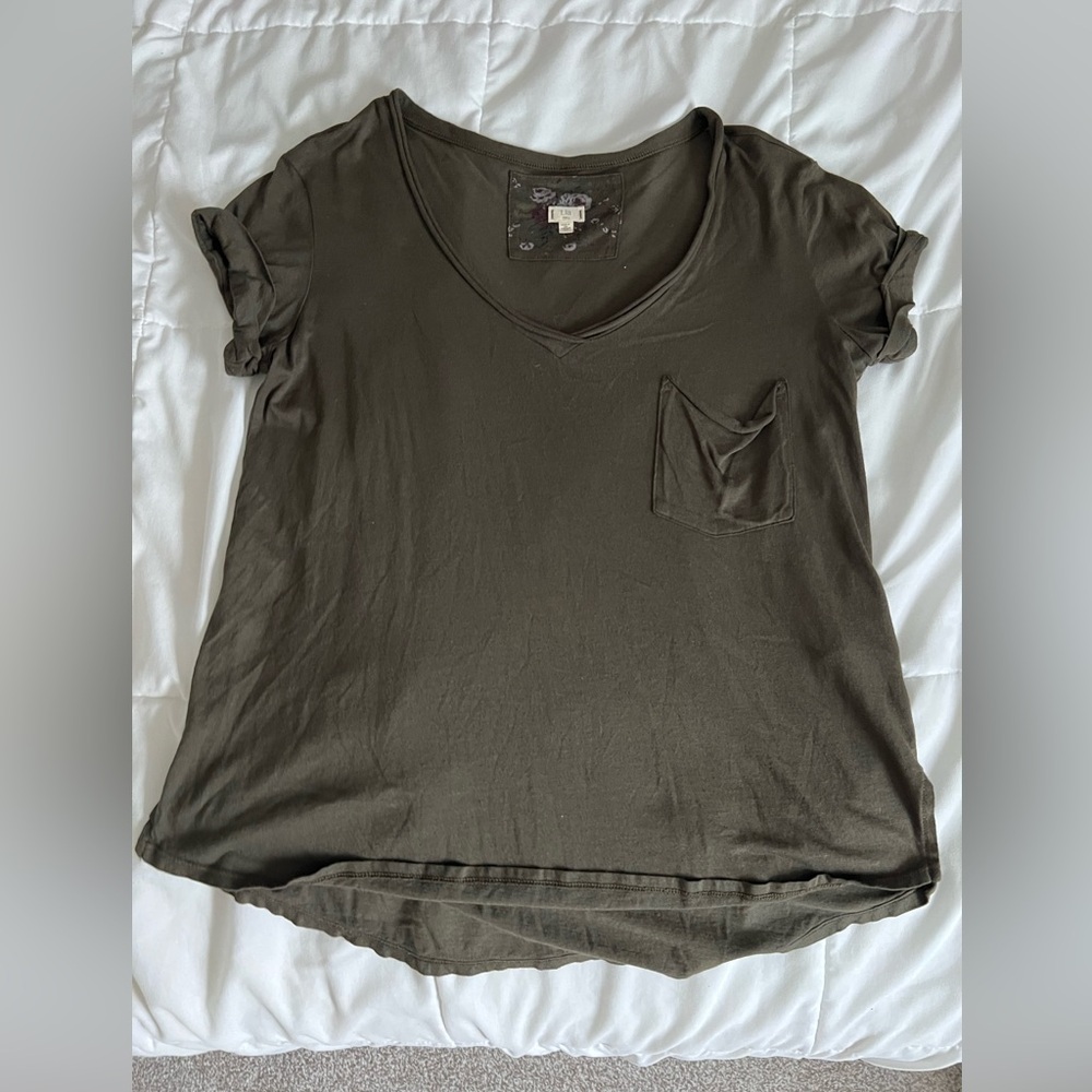 FLOWY TEE (size: women’s small)